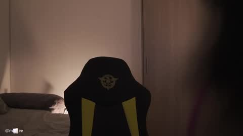 Snapshot of madisonsanford chatting on 03.05.25 thumbs up thx you so much MODEL INDEPENDENT online show from 03.05.25