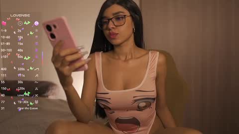 Snapshot of madisonsanford chatting on 03.11.25 thumbs up thx you so much MODEL INDEPENDENT online show from 03.11.25