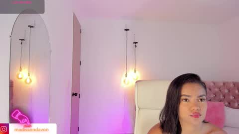 Snapshot of madisson_davon chatting on 10.01.25 Madisson Davon online show from 10.01.25