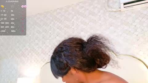 Madisson Lopez online show from 09.29.25