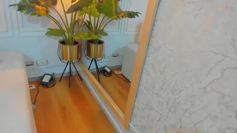 Snapshot of madissonmoore5 chatting on 09.10.25 madissonmoore5 online show from 09.10.25