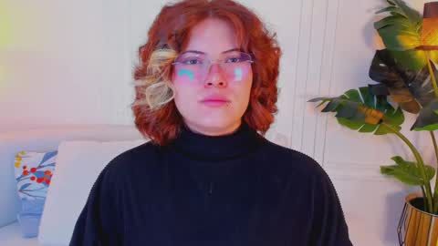 Snapshot of madissonmoore5 chatting on 09.17.25 madissonmoore5 online show from 09.17.25