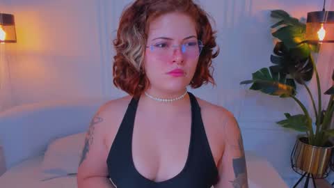 Snapshot of madissonmoore5 chatting on 10.01.25 madissonmoore5 online show from 10.01.25