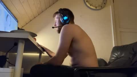 Snapshot of madsfb9 chatting on 11.14.25 madsfb9 online show from 11.14.25