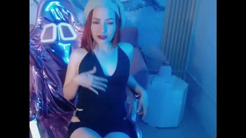 Snapshot of mady0619_ch chatting on 10.06.25 Mady online show from 10.06.25