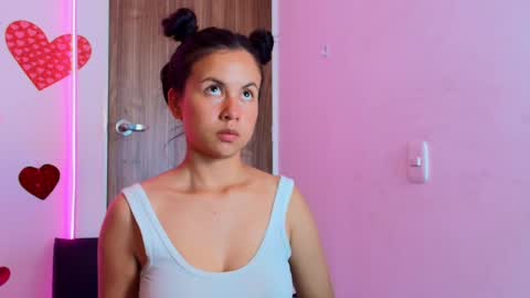 Snapshot of mady_gh chatting on 10.03.25 mady online show from 10.03.25