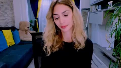 Madye Roberts online show from 10.13.25