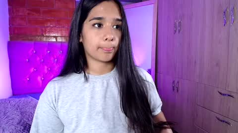 Snapshot of maeena chatting on 12.10.24 maeena online show from 12.10.24