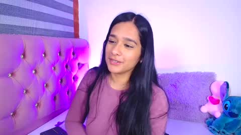 Snapshot of maeena chatting on 03.06.25 maeena online show from 03.06.25