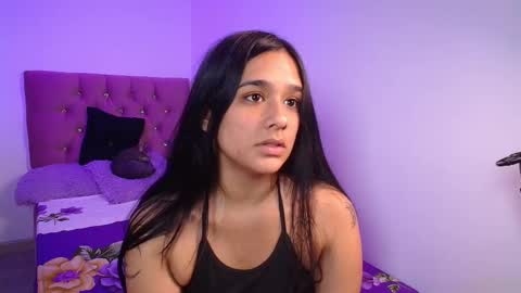 Snapshot of maeena chatting on 12.03.25 maeena online show from 12.03.25