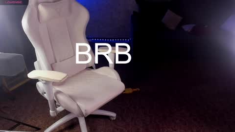 Maevee online show from 02.10.25