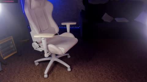 Maevee online show from 02.15.25