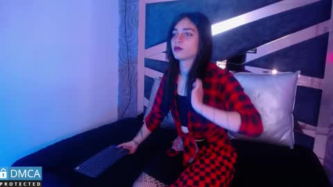 Snapshot of maevekuro chatting on 02.28.25 maevekuro online show from 02.28.25