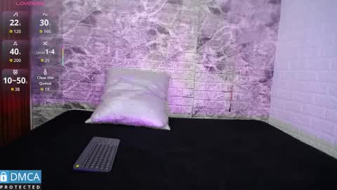 Snapshot of maevekuro chatting on 09.23.25 maevekuro online show from 09.23.25