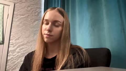 Sara online show from 03.24.26