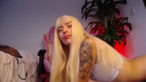 Snapshot of maggie_raver chatting on 09.13.25 maggie online show from 09.13.25