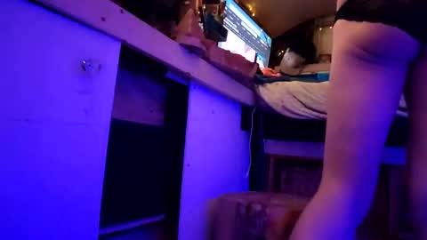 Gaia Love online show from 01.25.25