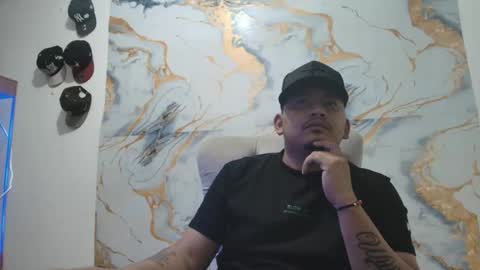 magic_milk23 online show from 04.12.26