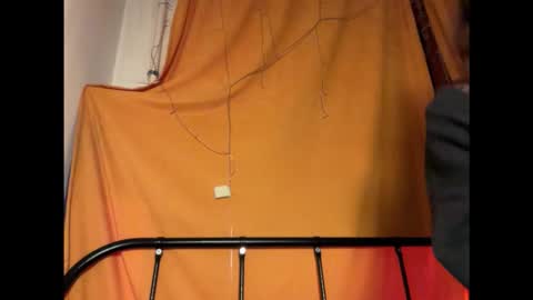 Mikky or Moon online show from 09.28.25