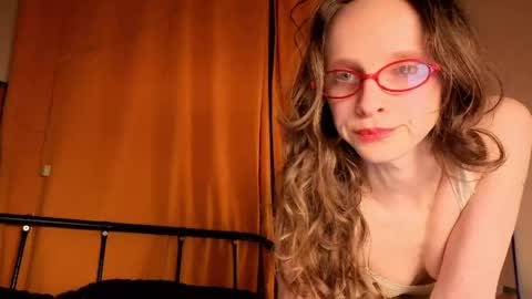 Mikky or Moon online show from 04.19.26