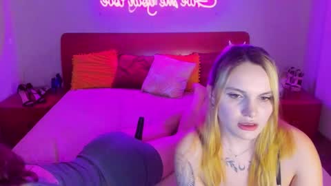 Lili and Bella online show from 03.05.25