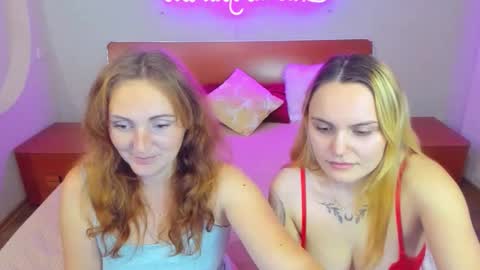 Lili and Bella online show from 10.02.25