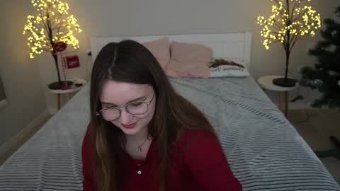 Snapshot of magicpeachhs chatting on 12.17.24 Emily online show from 12.17.24