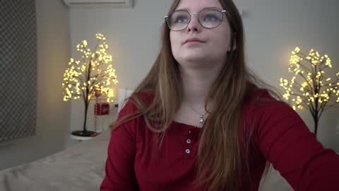 Snapshot of magicpeachhs chatting on 01.13.25 Emily online show from 01.13.25