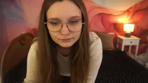 Snapshot of magicpeachhs chatting on 11.10.25 Emily online show from 11.10.25