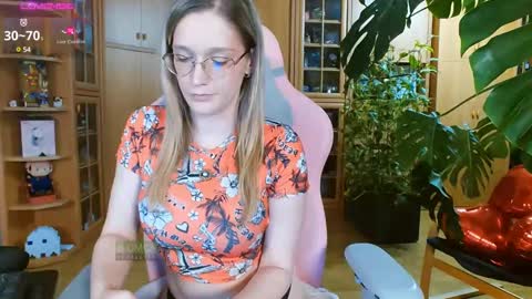 Nicole online show from 02.19.25