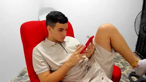 Snapshot of magnificent_star18 chatting on 10.19.25 RONALD online show from 10.19.25