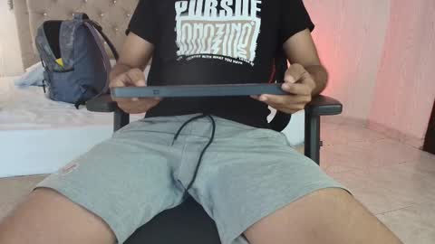Snapshot of magnus_alejo chatting on 02.12.26 Magnus Alejo online show from 02.12.26