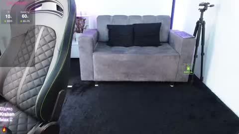 Snapshot of magnus_savage chatting on 11.16.25 If you want me to use the Lovense please let me know -- online show from 11.16.25