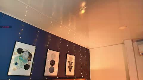 Snapshot of mahia_queen chatting on 10.18.25 Dani online show from 10.18.25