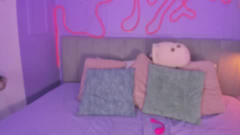 Snapshot of mai_higurashi chatting on 11.24.25 Mai online show from 11.24.25