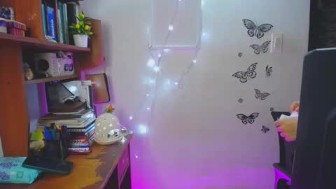 LIZZIE  SEE BELOW IMPORTANT INFORMATION online show from 12.15.24