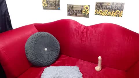 Snapshot of maia_2016 chatting on 01.08.25 ISABELA online show from 01.08.25