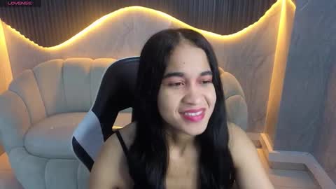 Snapshot of maia_tx chatting on 11.09.25 Online 800 to 1400 online show from 11.09.25