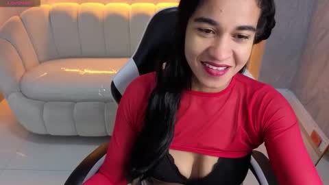 Snapshot of maia_tx chatting on 11.13.25 Online 800 to 1400 online show from 11.13.25