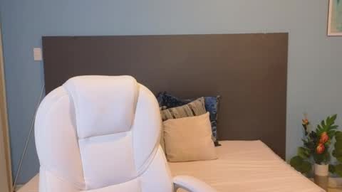 Snapshot of maiaa_ruiz chatting on 12.26.24 Maiaa Ruiz online show from 12.26.24