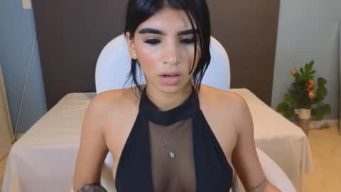 Snapshot of maiaa_ruiz chatting on 01.04.25 Maiaa Ruiz online show from 01.04.25