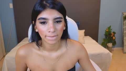 Snapshot of maiaa_ruiz chatting on 01.09.25 Maiaa Ruiz online show from 01.09.25