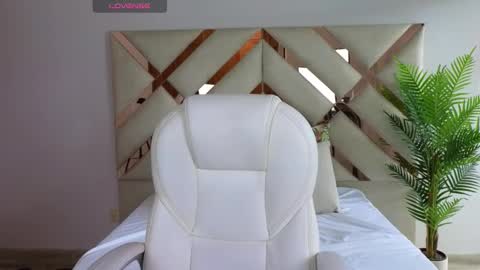 Snapshot of maiaa_ruiz chatting on 01.28.25 Maiaa Ruiz online show from 01.28.25