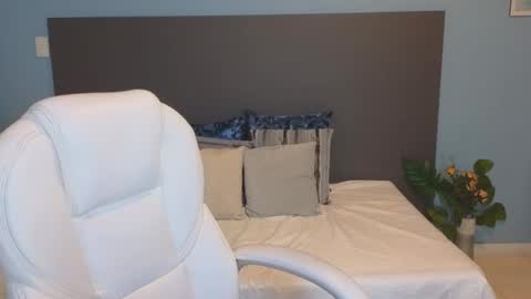 Snapshot of maiaa_ruiz chatting on 02.25.25 Maiaa Ruiz online show from 02.25.25