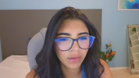 Snapshot of maiaa_ruiz chatting on 10.21.25 Maiaa Ruiz online show from 10.21.25