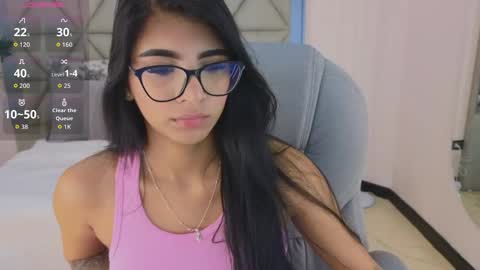 Snapshot of maiaa_ruiz chatting on 11.25.25 Maiaa Ruiz online show from 11.25.25