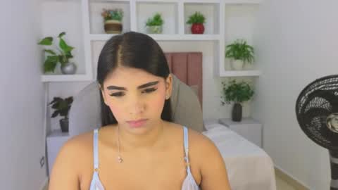 Snapshot of maiaa_ruiz chatting on 05.13.26 Maiaa Ruiz online show from 05.13.26