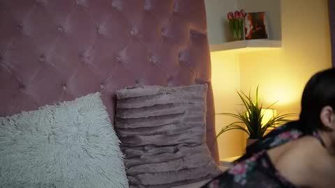  Maia  online show from 10.10.25