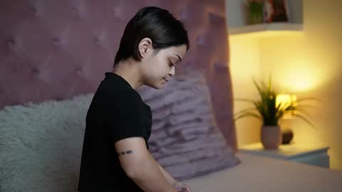  Maia  online show from 10.13.25