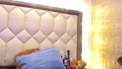 Maia  online show from 01.22.25